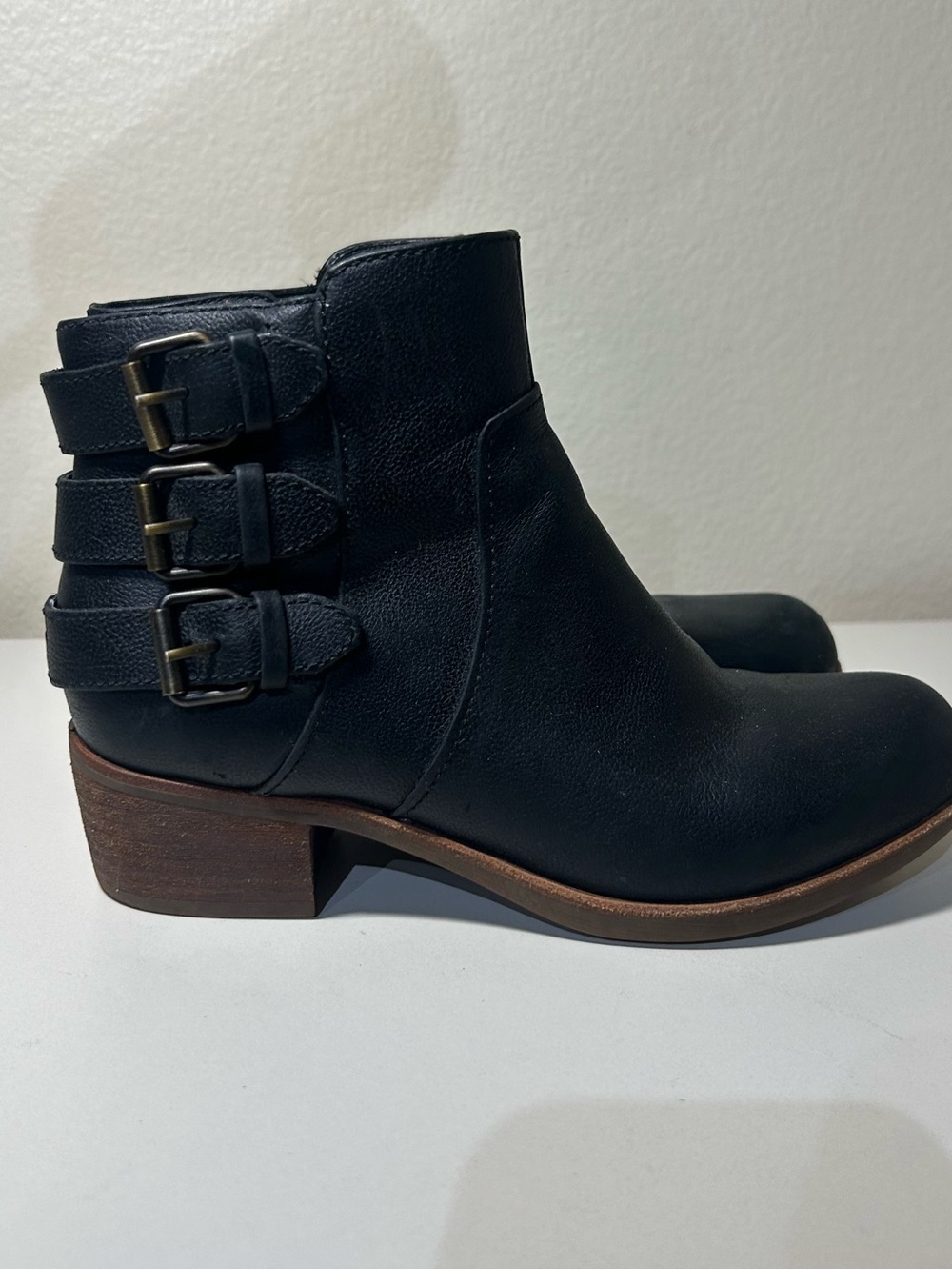 UGG Volta Leather Ankle Boots
